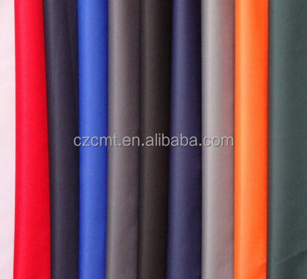 300D Polyester Oxford Tissue enduit PVC enduit pour une résistance et une durabilité supérieures