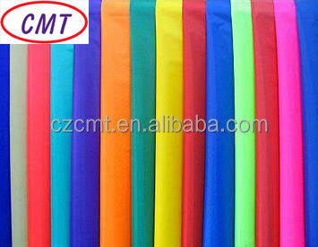 300D Polyester Oxford Tissue enduit PVC enduit pour une résistance et une durabilité supérieures