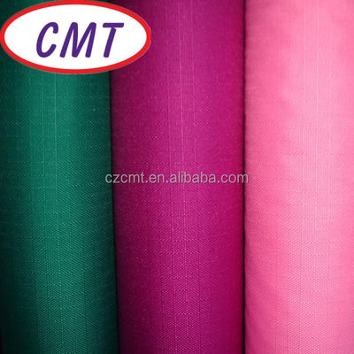 Tissu polyester oxford 600dx600d revêtu et étanche pour sac