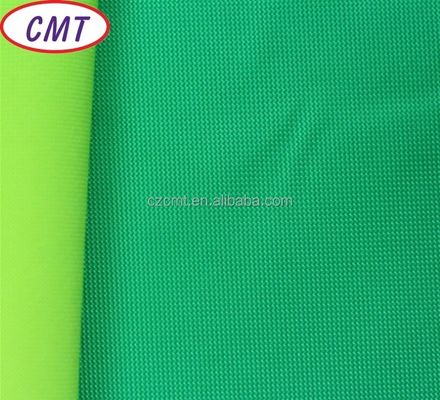 Tissu polyester oxfordique revêtu en 210D imperméable à l'eau pour équipements et équipements d'extérieur