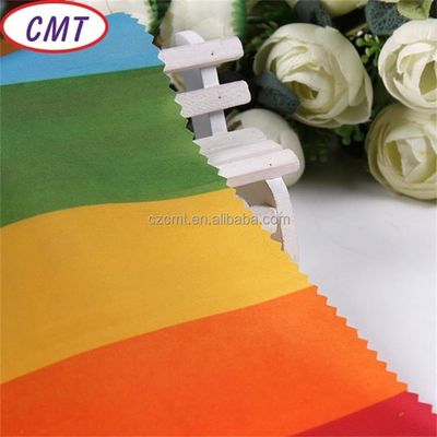 Demande de parapluie arc-en-ciel 210D en tissu 100% polyester à épaisseur moyenne