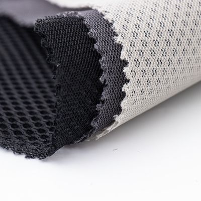 30D-150D Tissu en maille d'espacement 3D résistant aux déchirures 100% polyester pour la fabrication de tapis