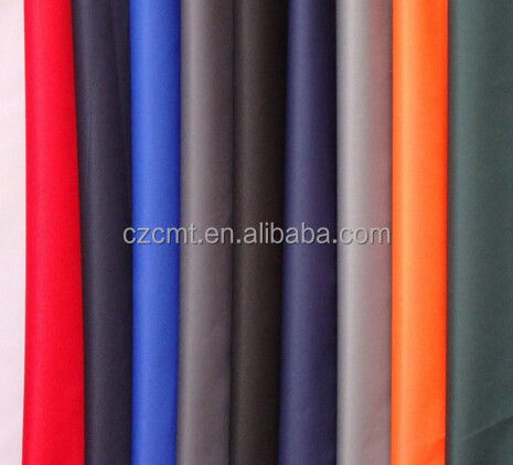 300D Polyester Oxford Tissue enduit PVC enduit pour une résistance et une durabilité supérieures
